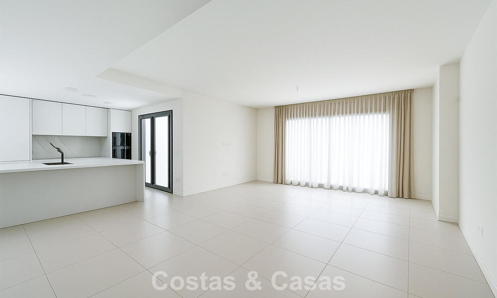 Turnkey modern luxury homes for sale with sea view in a resort-style development in Fuengirola, Costa del Sol 799924