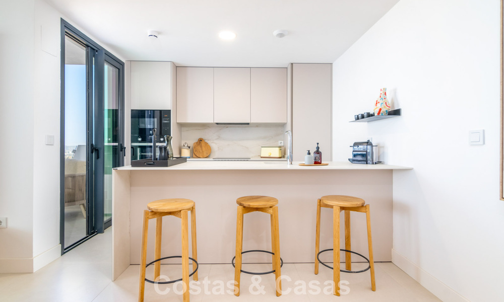 Turnkey modern luxury homes for sale with sea view in a resort-style development in Fuengirola, Costa del Sol 799929