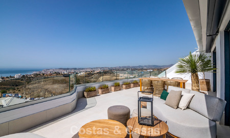 Turnkey modern luxury homes for sale with sea view in a resort-style development in Fuengirola, Costa del Sol 799941