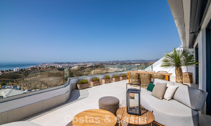 Turnkey modern luxury homes for sale with sea view in a resort-style development in Fuengirola, Costa del Sol 799941