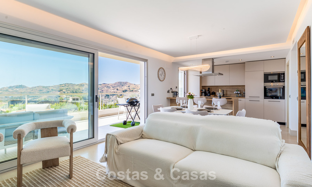 Very bright apartment with spacious lounge terrace for sale in La Cala Golf, Mijas, Costa del Sol 799960