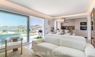 Very bright apartment with spacious lounge terrace for sale in La Cala Golf, Mijas, Costa del Sol 799960 