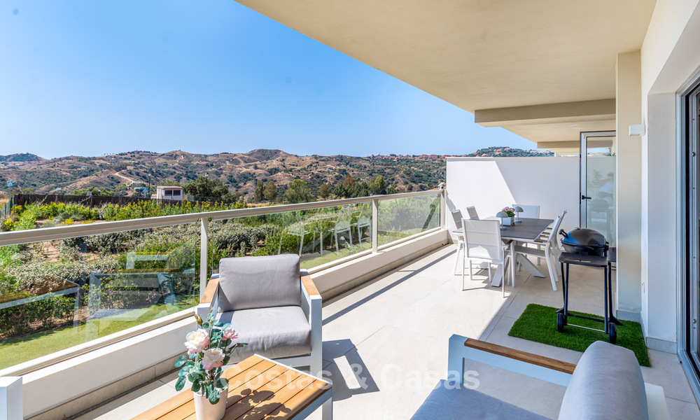 Very bright apartment with spacious lounge terrace for sale in La Cala Golf, Mijas, Costa del Sol 799962