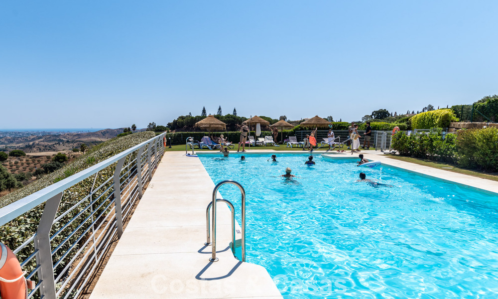 Very bright apartment with spacious lounge terrace for sale in La Cala Golf, Mijas, Costa del Sol 799969