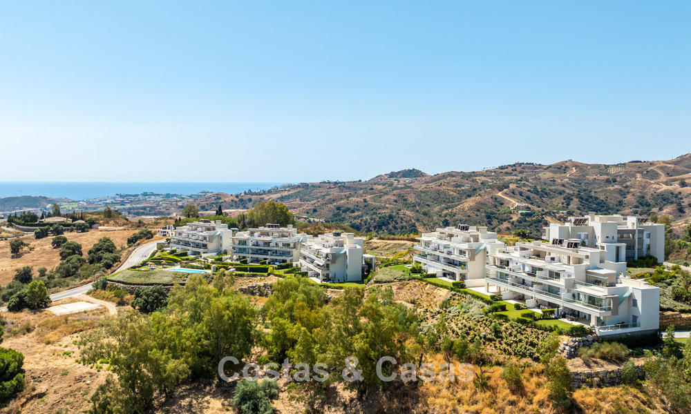 Very bright apartment with spacious lounge terrace for sale in La Cala Golf, Mijas, Costa del Sol 799971