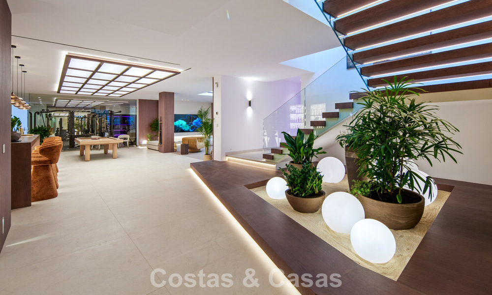 Contemporary designer villa with panoramic views for sale in Nueva Andalucía’s Golf Valley, Marbella 800086