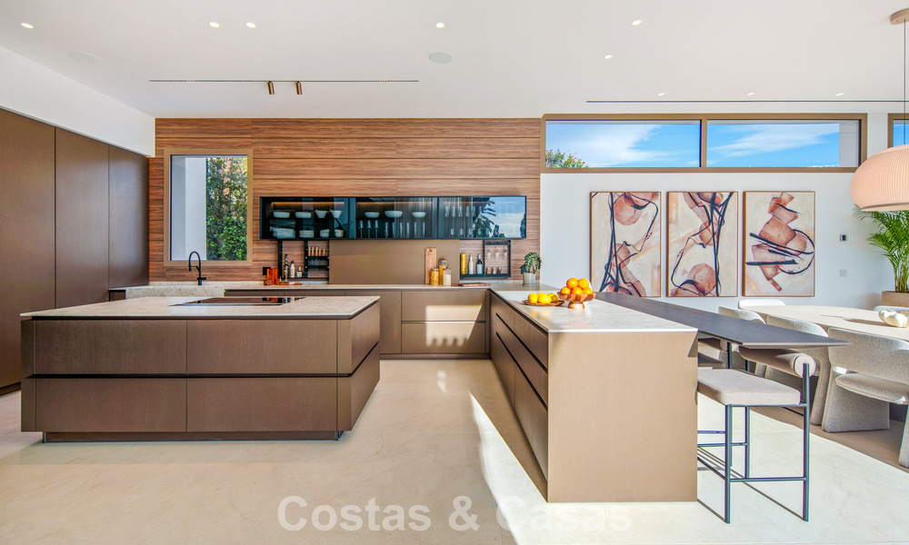 Contemporary designer villa with panoramic views for sale in Nueva Andalucía’s Golf Valley, Marbella 800135