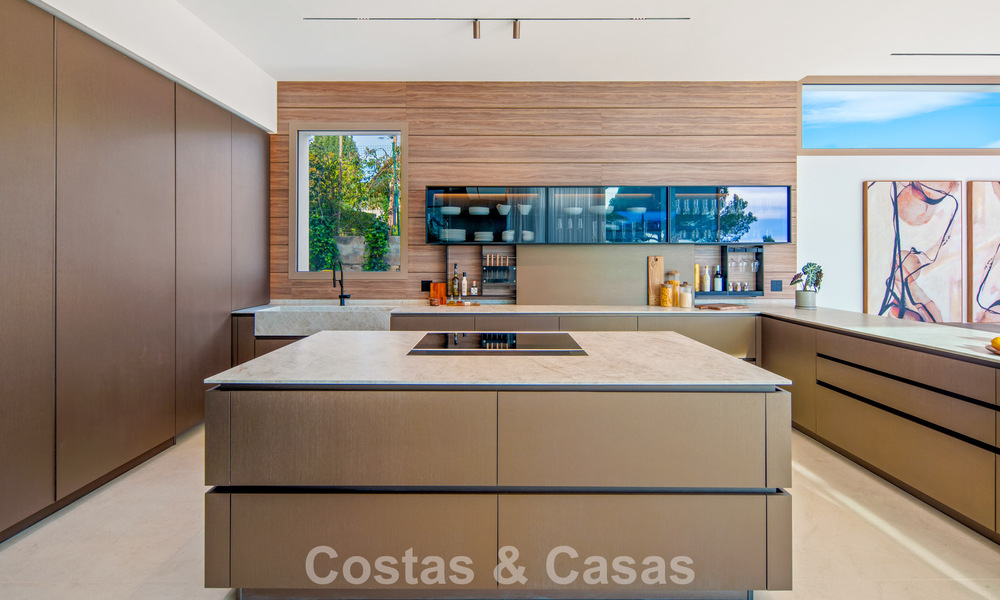 Contemporary designer villa with panoramic views for sale in Nueva Andalucía’s Golf Valley, Marbella 800140