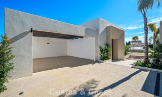 Contemporary designer villa with panoramic views for sale in Nueva Andalucía’s Golf Valley, Marbella 800178 