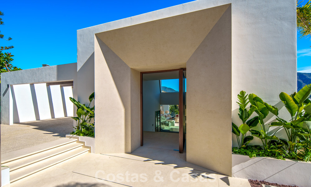 Contemporary designer villa with panoramic views for sale in Nueva Andalucía’s Golf Valley, Marbella 800179