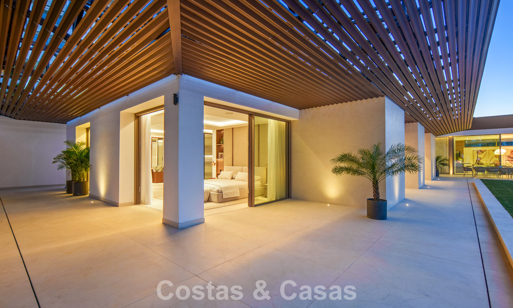 Contemporary designer villa with panoramic views for sale in Nueva Andalucía’s Golf Valley, Marbella 800190