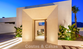 Contemporary designer villa with panoramic views for sale in Nueva Andalucía’s Golf Valley, Marbella 800194 