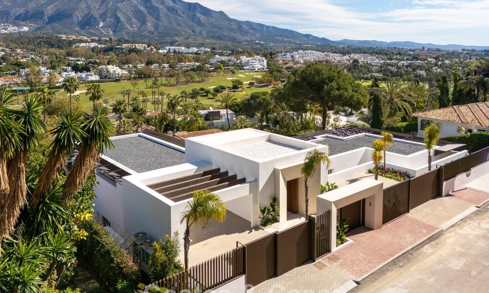 Contemporary designer villa with panoramic views for sale in Nueva Andalucía’s Golf Valley, Marbella 800197
