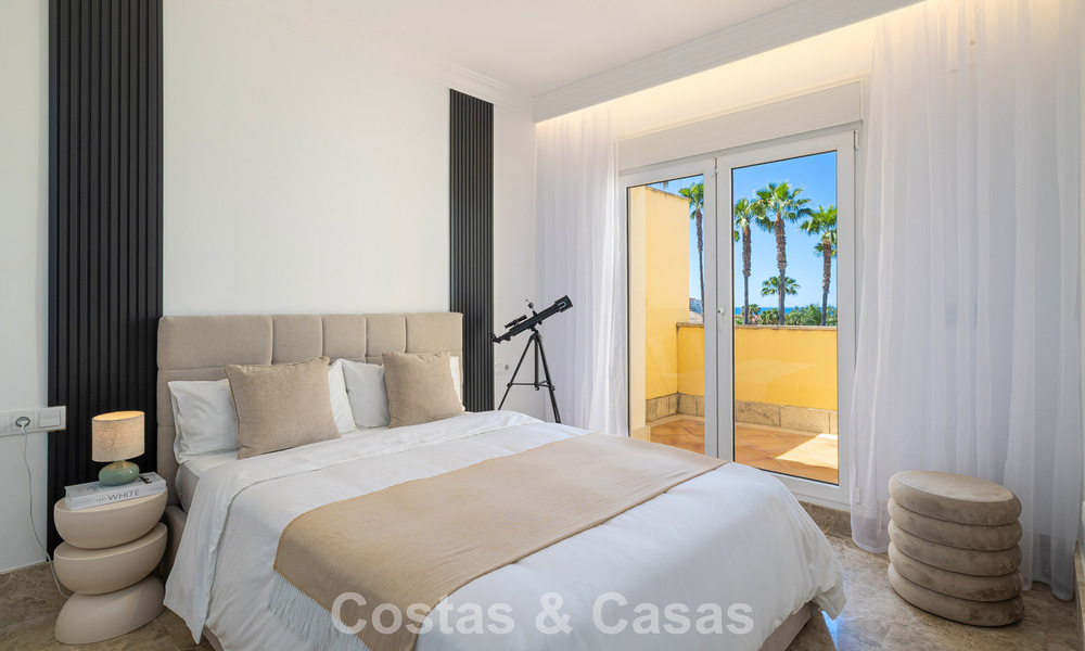 Renovated semi-detached villa for sale with sea view on the golf course east of Marbella 800248