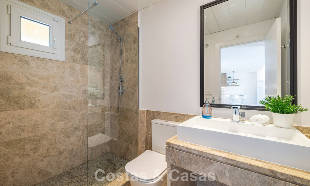 Renovated semi-detached villa for sale with sea view on the golf course east of Marbella 800253