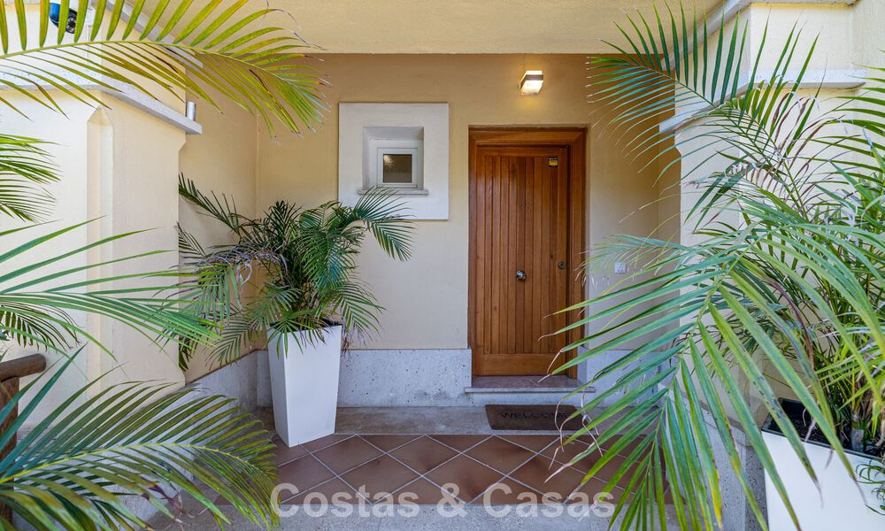 Renovated semi-detached villa for sale with sea view on the golf course east of Marbella 800255