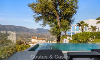 Moderne luxury villa with contemporary architecture and panoramic views for sale in the Hills of Marbella East 800264 