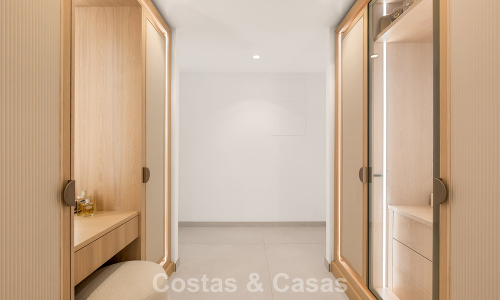 Moderne luxury villa with contemporary architecture and panoramic views for sale in the Hills of Marbella East 800272
