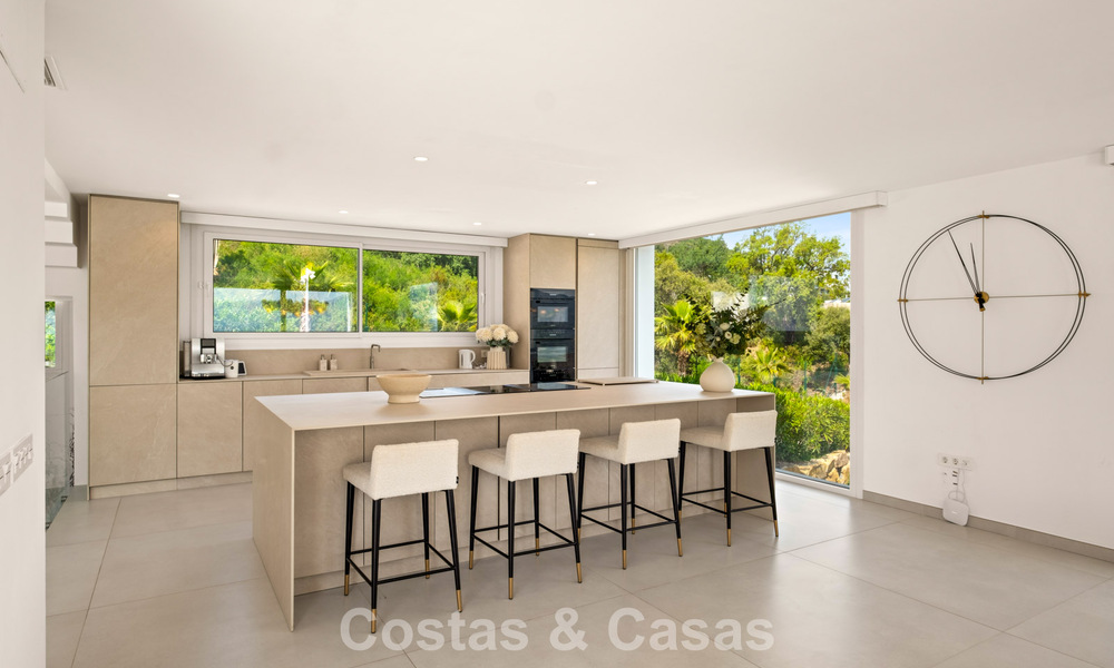 Moderne luxury villa with contemporary architecture and panoramic views for sale in the Hills of Marbella East 800281