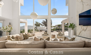 Moderne luxury villa with contemporary architecture and panoramic views for sale in the Hills of Marbella East 800300 