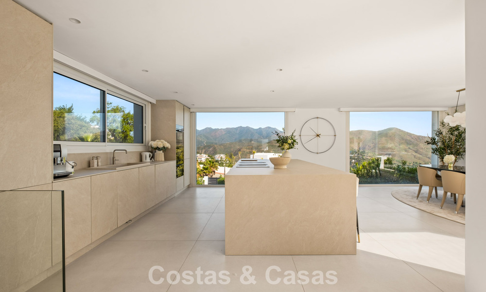 Moderne luxury villa with contemporary architecture and panoramic views for sale in the Hills of Marbella East 800304
