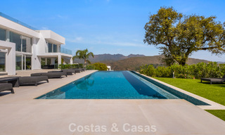 Moderne luxury villa with contemporary architecture and panoramic views for sale in the Hills of Marbella East 800310 