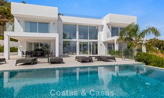 Moderne luxury villa with contemporary architecture and panoramic views for sale in the Hills of Marbella East 800313 