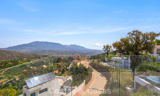 Moderne luxury villa with contemporary architecture and panoramic views for sale in the Hills of Marbella East 800318 