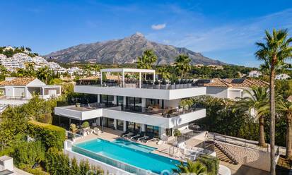 Sophisticated luxury villa for sale with panoramic views in nueva andalucía’s prestigious golf valley, marbella 800333