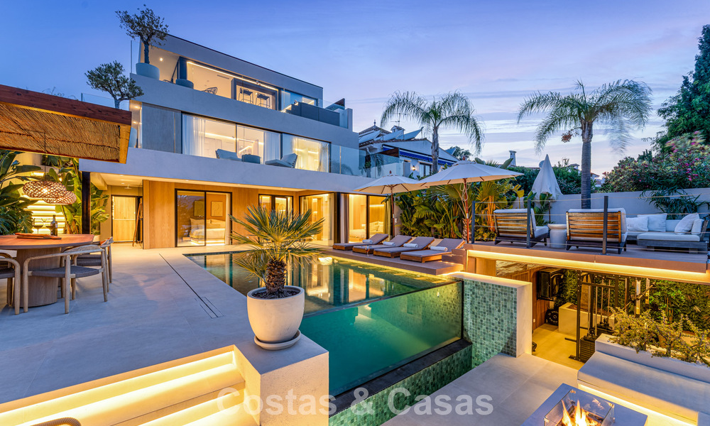 Modern renovated luxury villa with stunning views for sale in Nueva Andalucía, Marbella 800343