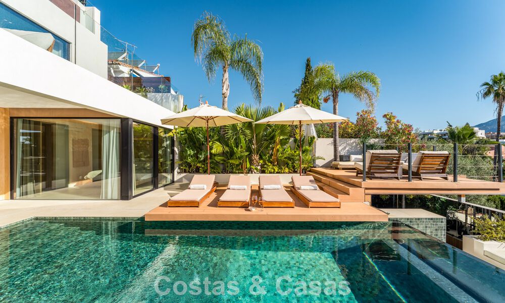 Modern renovated luxury villa with stunning views for sale in Nueva Andalucía, Marbella 800350