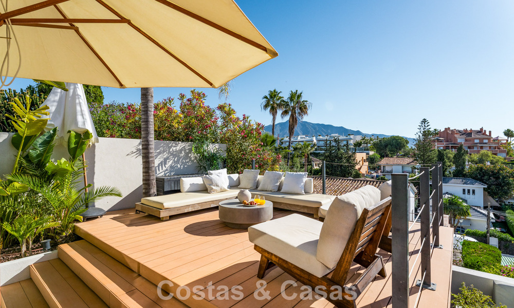 Modern renovated luxury villa with stunning views for sale in Nueva Andalucía, Marbella 800355