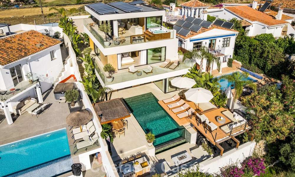 Modern renovated luxury villa with stunning views for sale in Nueva Andalucía, Marbella 800361