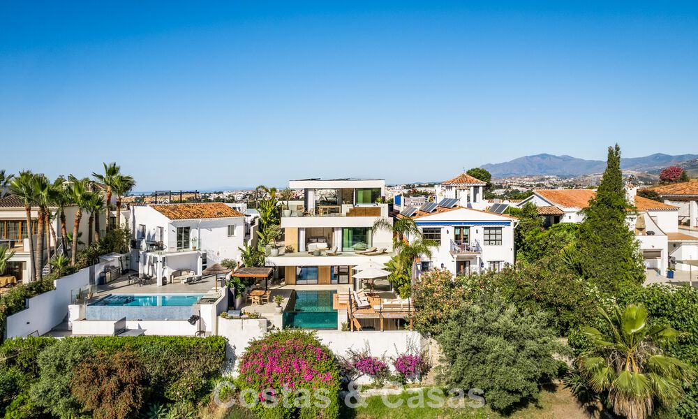 Modern renovated luxury villa with stunning views for sale in Nueva Andalucía, Marbella 800363