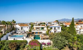 Modern renovated luxury villa with stunning views for sale in Nueva Andalucía, Marbella 800363 