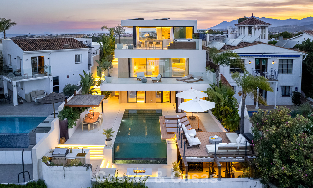 Modern renovated luxury villa with stunning views for sale in Nueva Andalucía, Marbella 800370