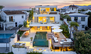 Modern renovated luxury villa with stunning views for sale in Nueva Andalucía, Marbella 800370 