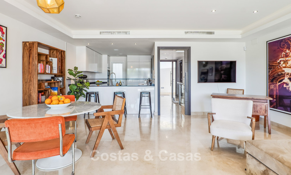 Luxury townhouse for sale near Puente Romano, Marbella’s Golden Mile 800373