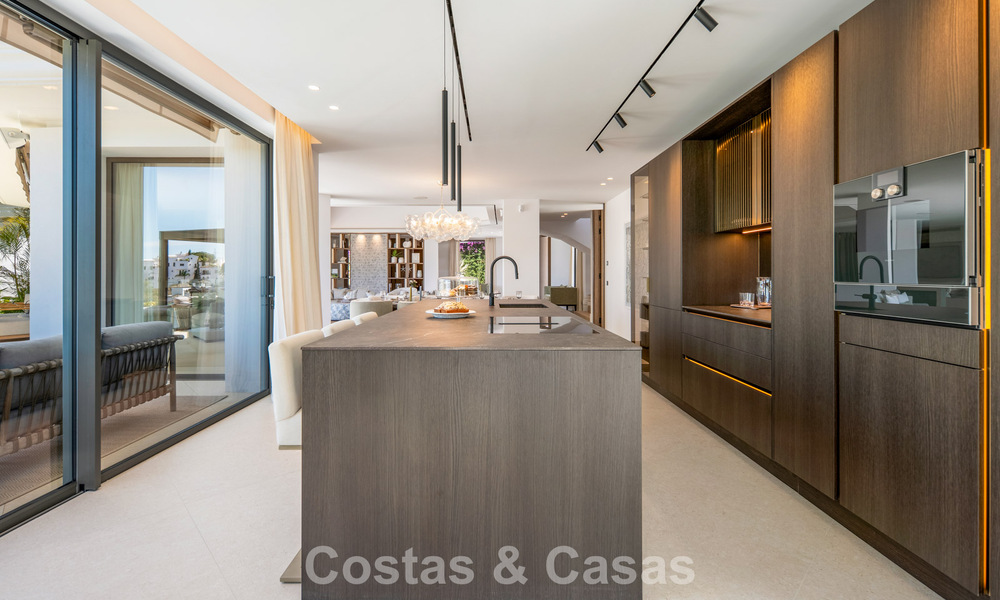 Modern mediterranean luxury villa for sale in a gated community in Marbella - Benahavís 800402