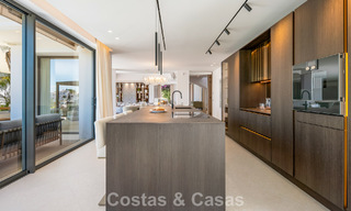 Modern mediterranean luxury villa for sale in a gated community in Marbella - Benahavís 800402 