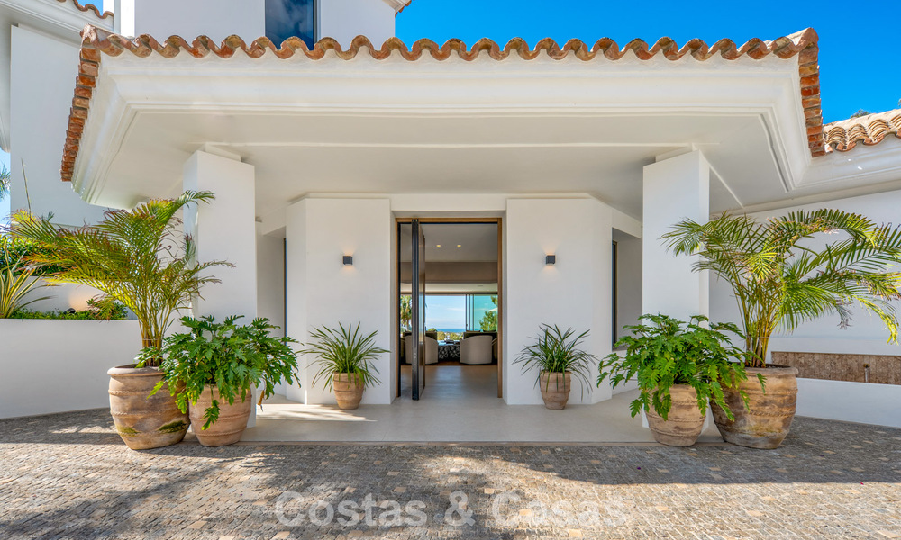 Modern mediterranean luxury villa for sale in a gated community in Marbella - Benahavís 800406