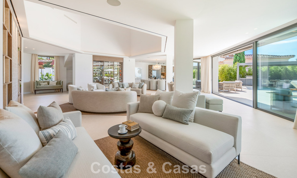 Modern mediterranean luxury villa for sale in a gated community in Marbella - Benahavís 800412