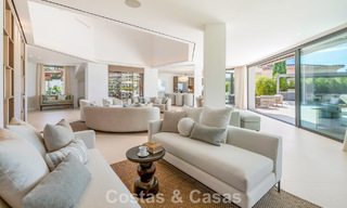 Modern mediterranean luxury villa for sale in a gated community in Marbella - Benahavís 800412 