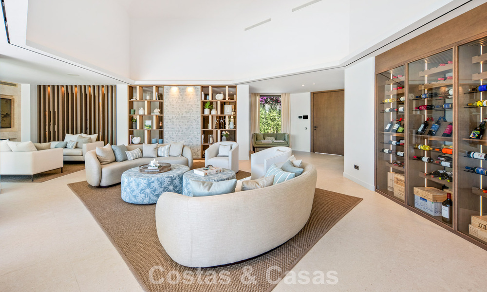Modern mediterranean luxury villa for sale in a gated community in Marbella - Benahavís 800415