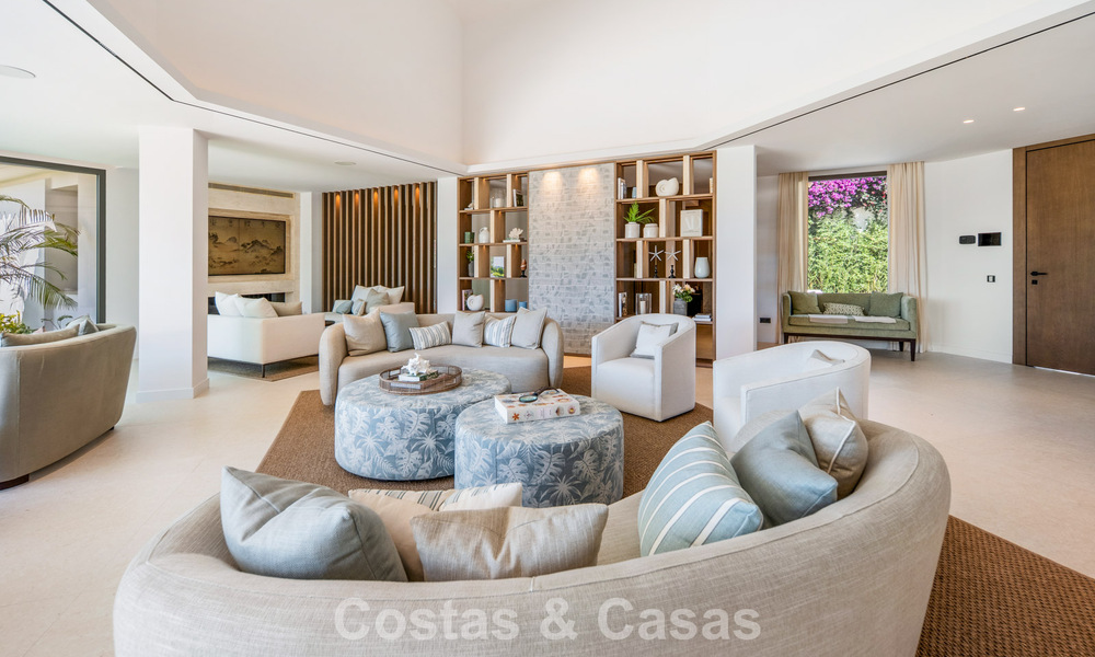Modern mediterranean luxury villa for sale in a gated community in Marbella - Benahavís 800416