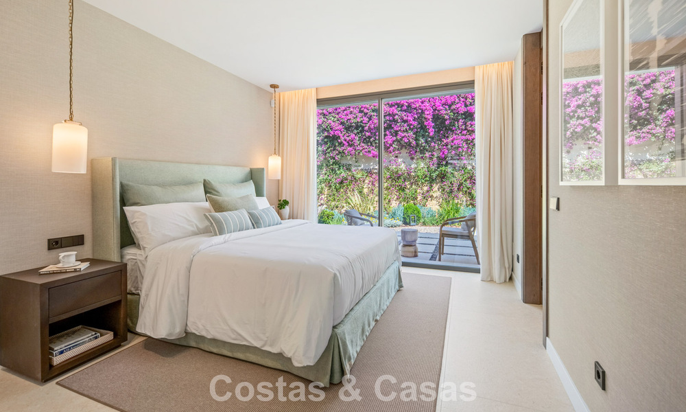 Modern mediterranean luxury villa for sale in a gated community in Marbella - Benahavís 800425