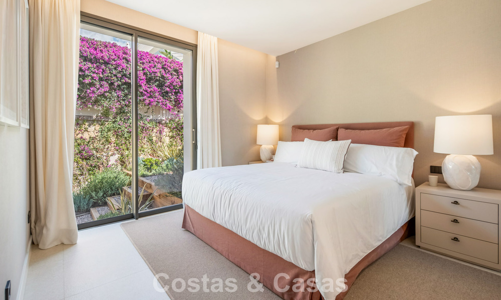 Modern mediterranean luxury villa for sale in a gated community in Marbella - Benahavís 800433