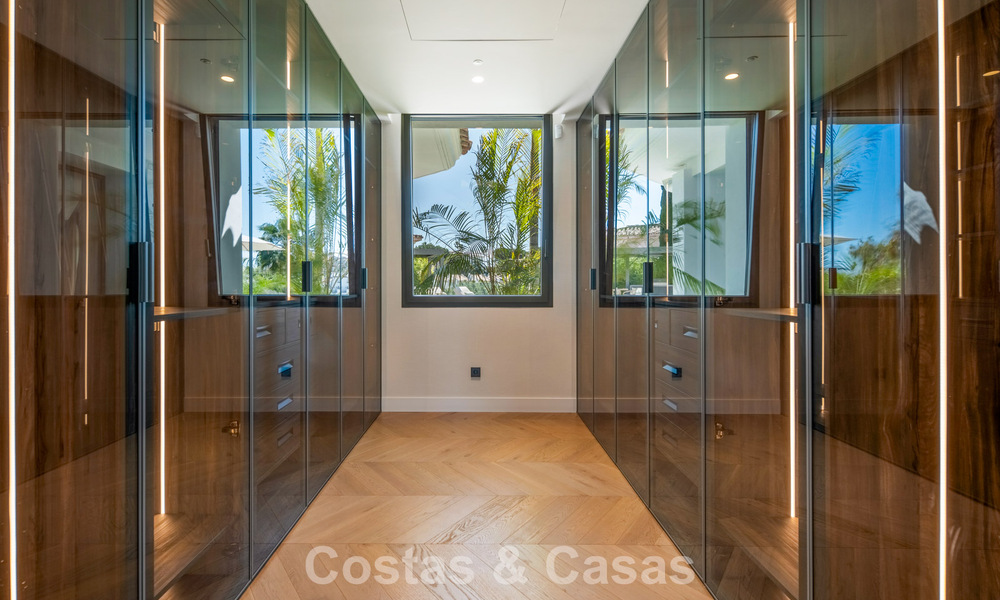 Modern mediterranean luxury villa for sale in a gated community in Marbella - Benahavís 800434