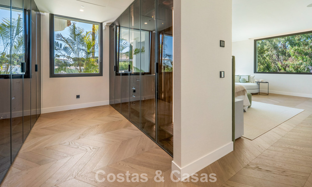 Modern mediterranean luxury villa for sale in a gated community in Marbella - Benahavís 800441