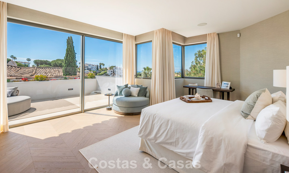 Modern mediterranean luxury villa for sale in a gated community in Marbella - Benahavís 800447
